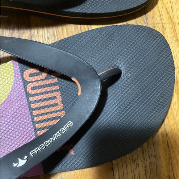 Freewaters Endless Summer Beach Sandals Size 10 1/2 - Picture 3 of 10